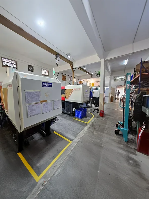 Injection moulding machine on the Aaru Plastics production floor