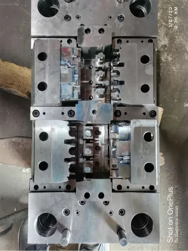Aaru Plastics precision tool room with machining set-up